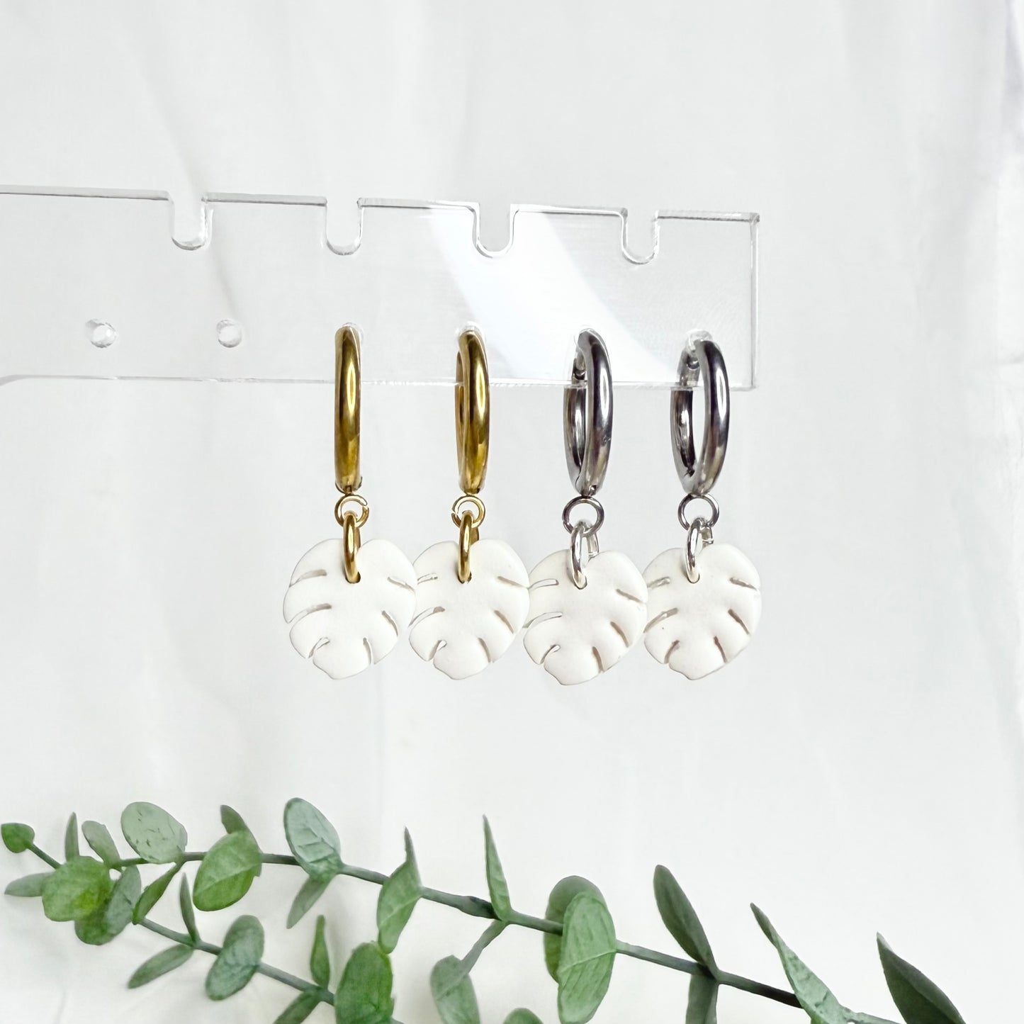 Monstera Huggies - White