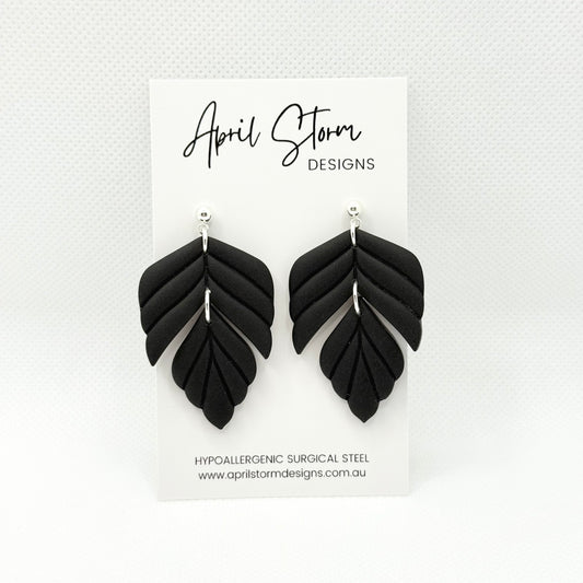 Statement Dangles - Black